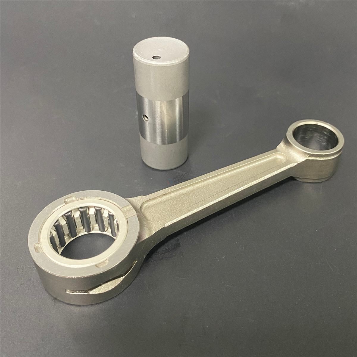 Custom CNC connecting rod 4340 forged steel view 02