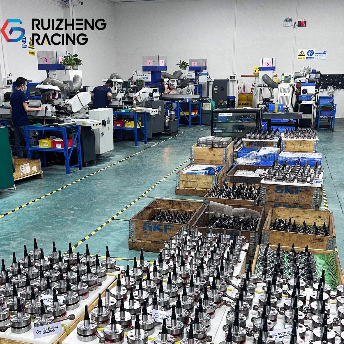 Ruizheng Racing workshop machining and batch-producing motorcycle crankshafts